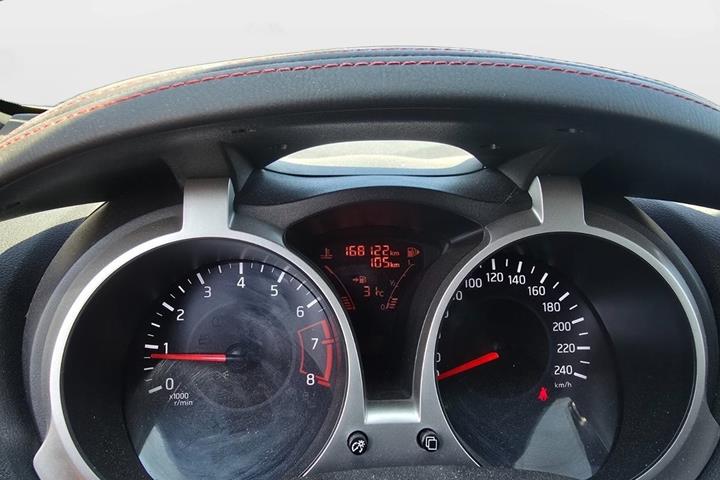Hvid Nissan Juke fra 2011