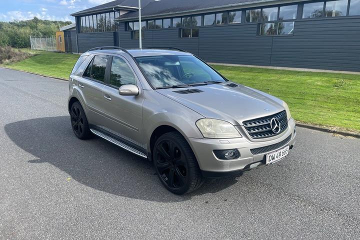 undefined Mercedes ML320 fra 2005