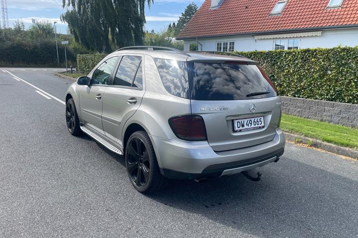 undefined Mercedes ML320 fra 2005