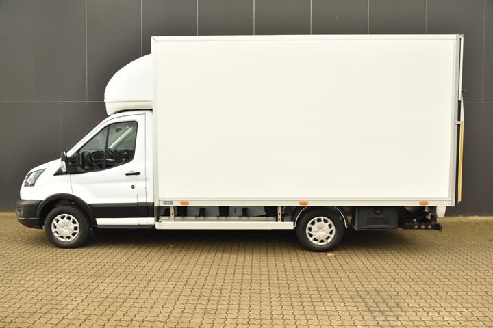 Hvid Ford E-Transit 425 L3 Chassis fra 2023