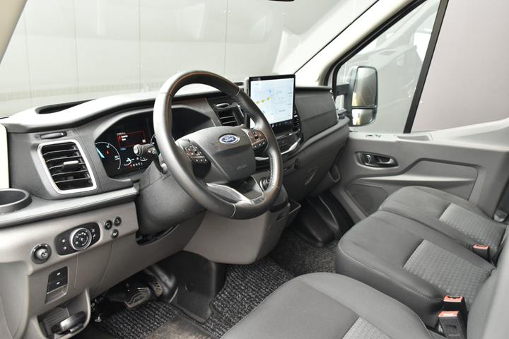 Hvid Ford E-Transit 425 L3 Chassis fra 2023