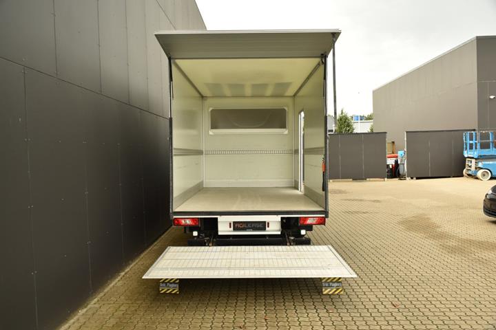 Hvid Ford E-Transit 425 L3 Chassis fra 2023