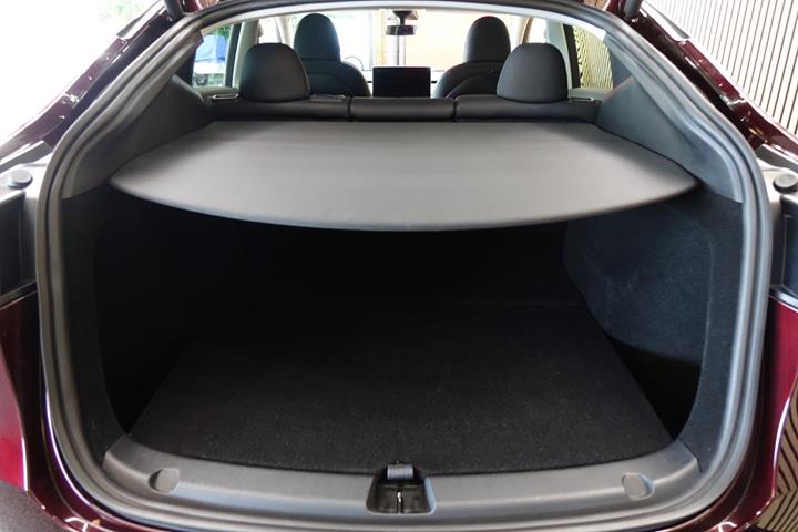 Rød Tesla Model Y fra 2023