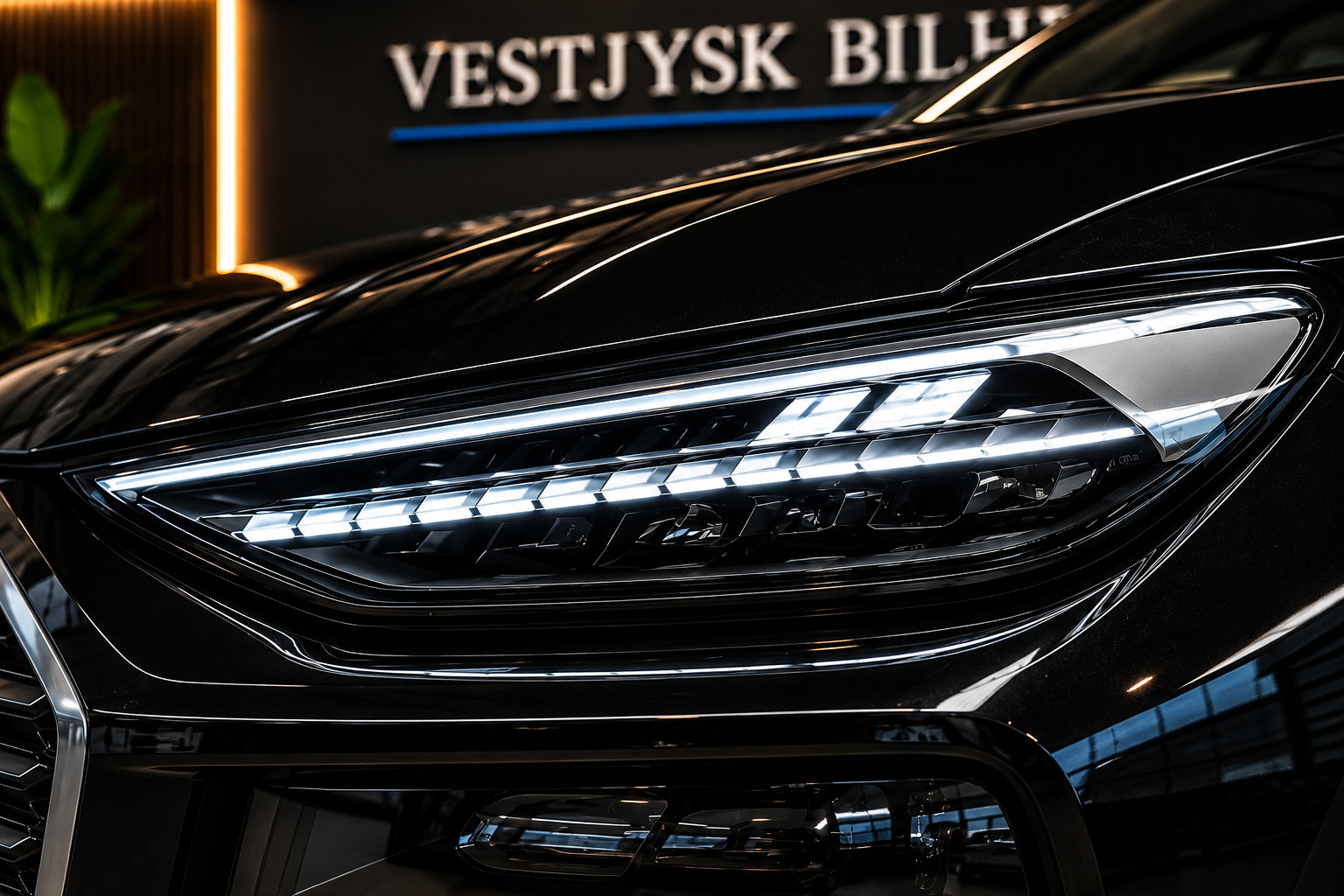 Sort Audi Q6 e-tron fra 2025