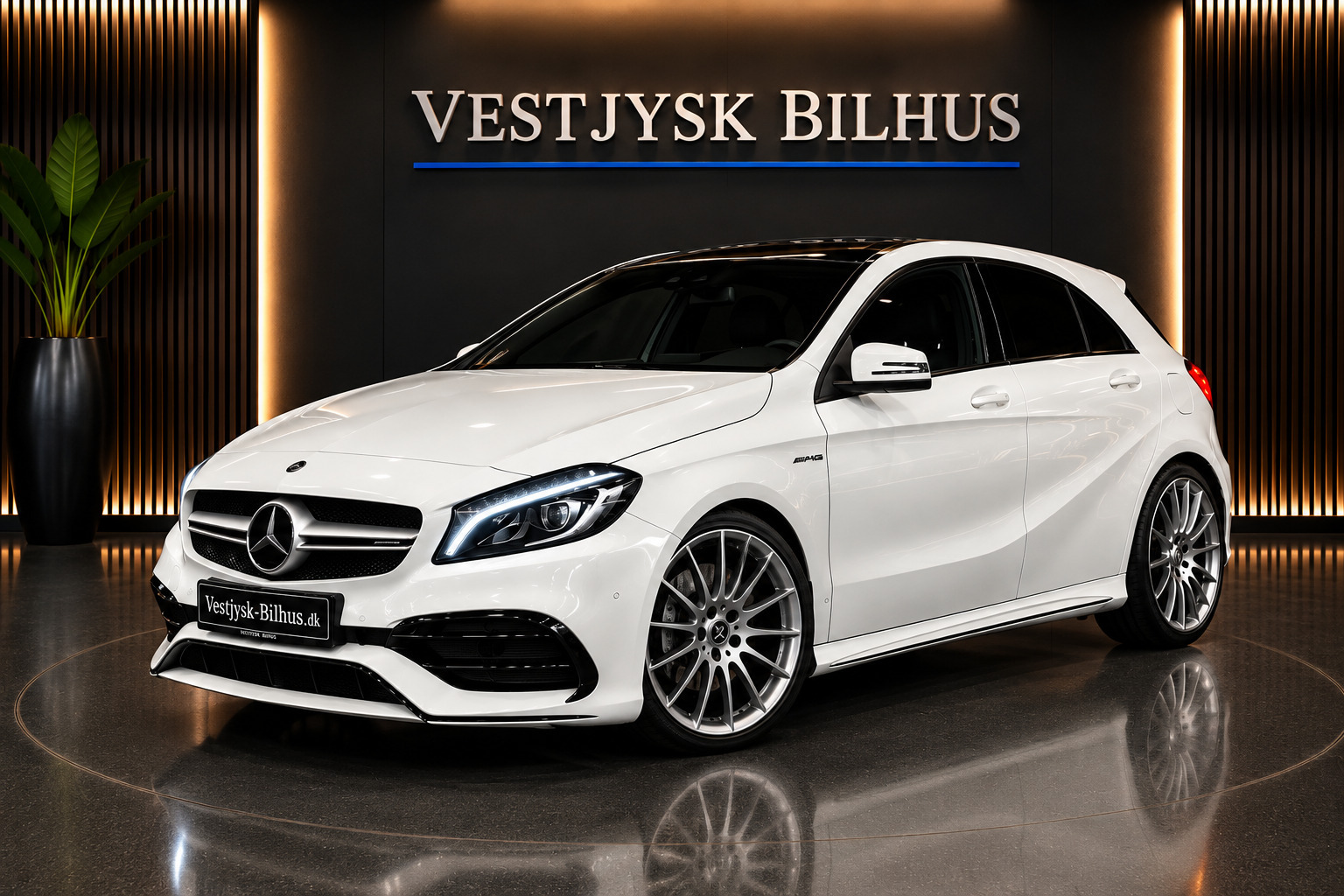 Mercedes A45 2,0 AMG aut. 4Matic