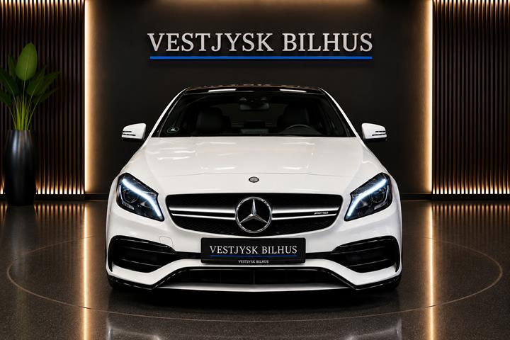 Hvid Mercedes A45 fra 2016