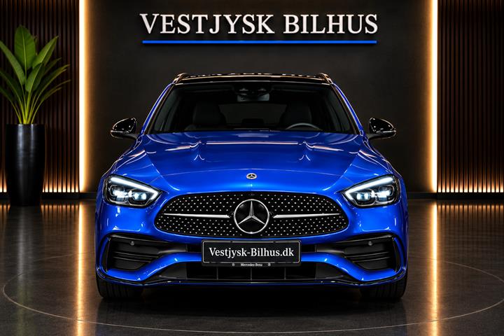 Blå Mercedes C300 e fra 2023