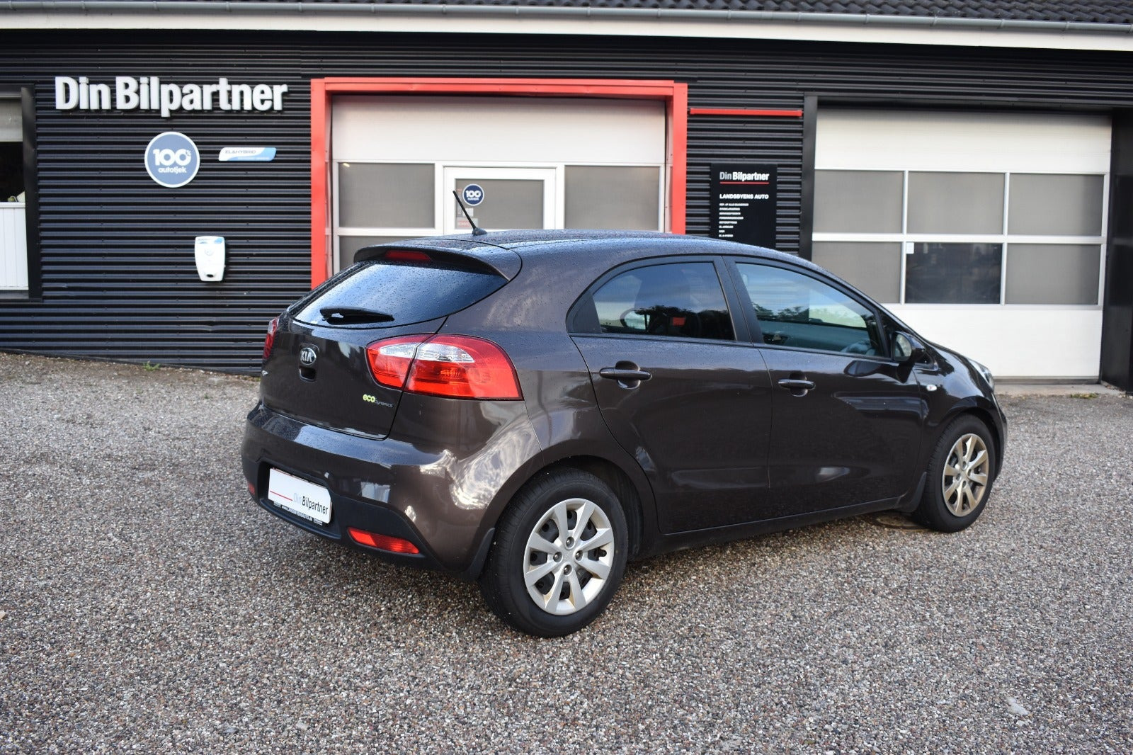 Brun Kia Rio fra 2014