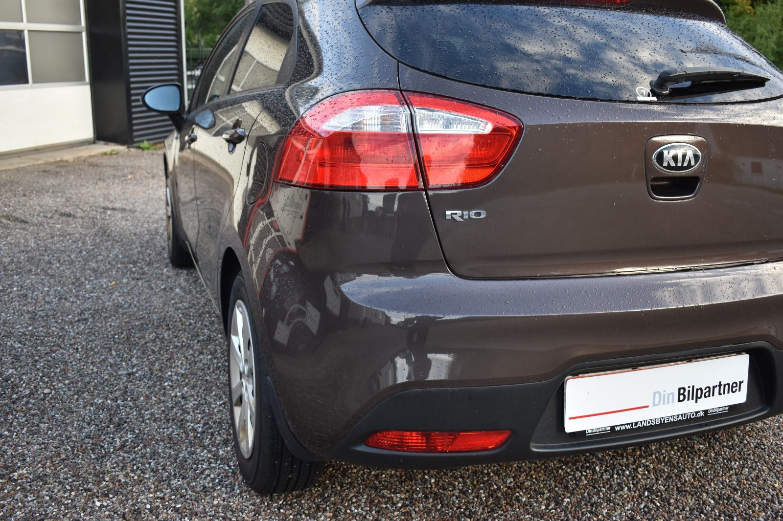 Brun Kia Rio fra 2014