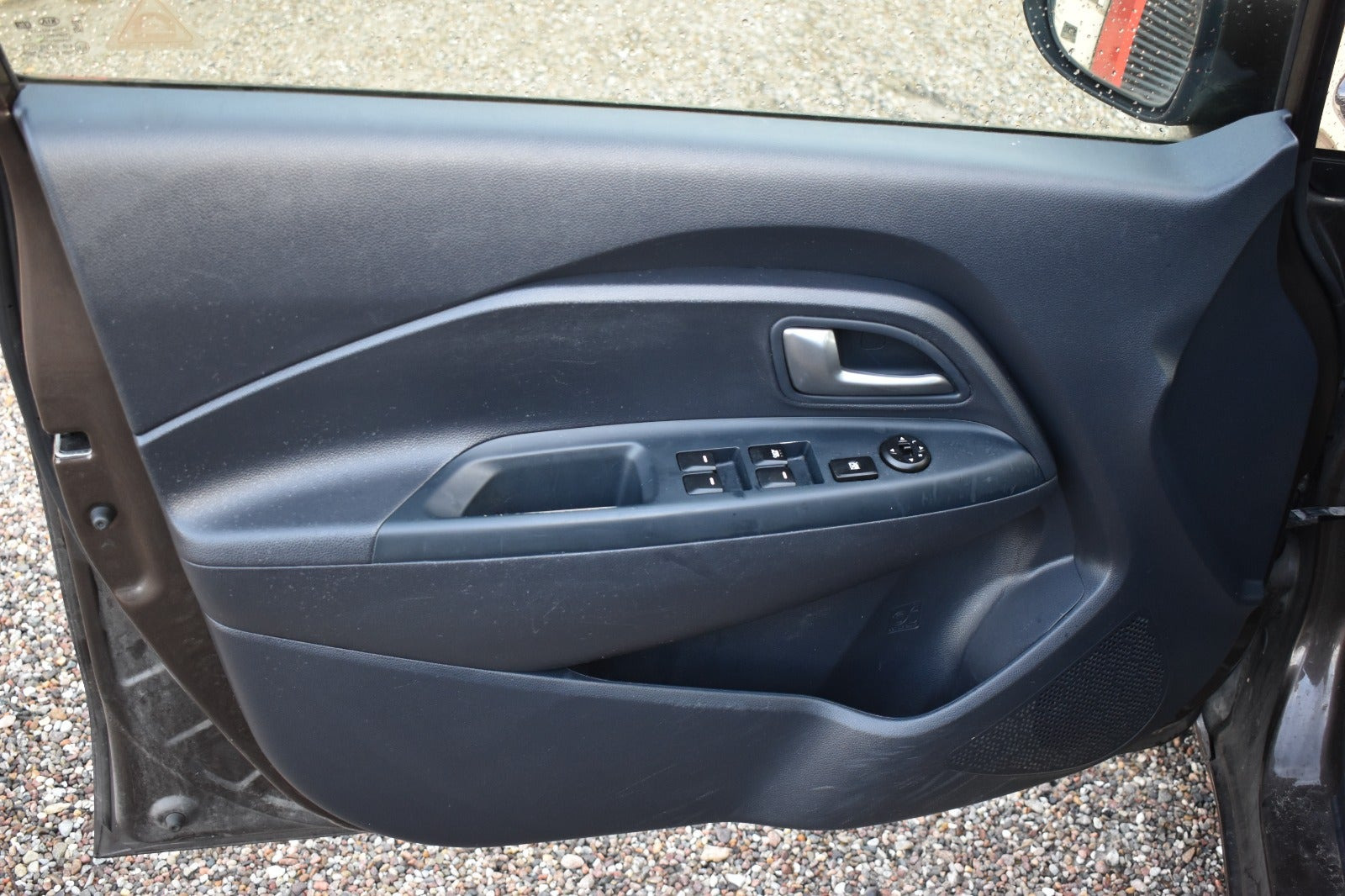 Brun Kia Rio fra 2014