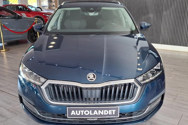 Blå Skoda Octavia fra 2021