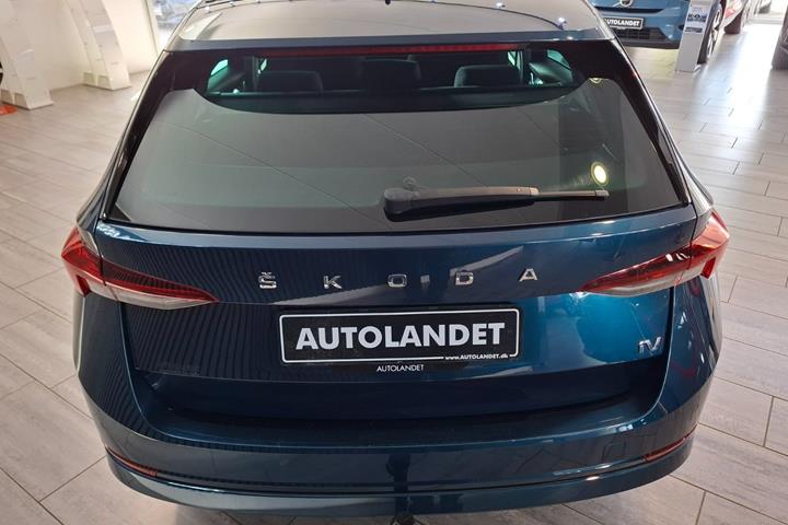 Blå Skoda Octavia fra 2021