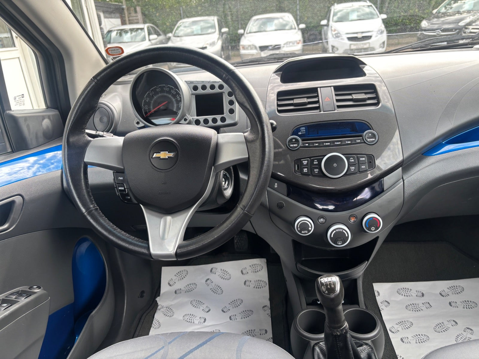 Sølv Chevrolet Spark fra 2012