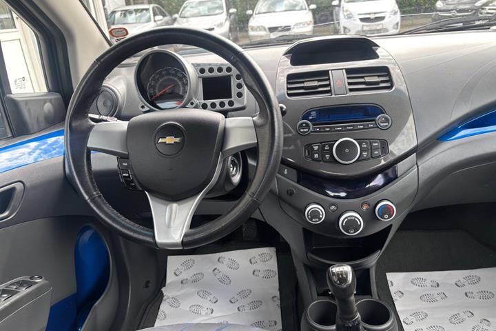Sølv Chevrolet Spark fra 2012
