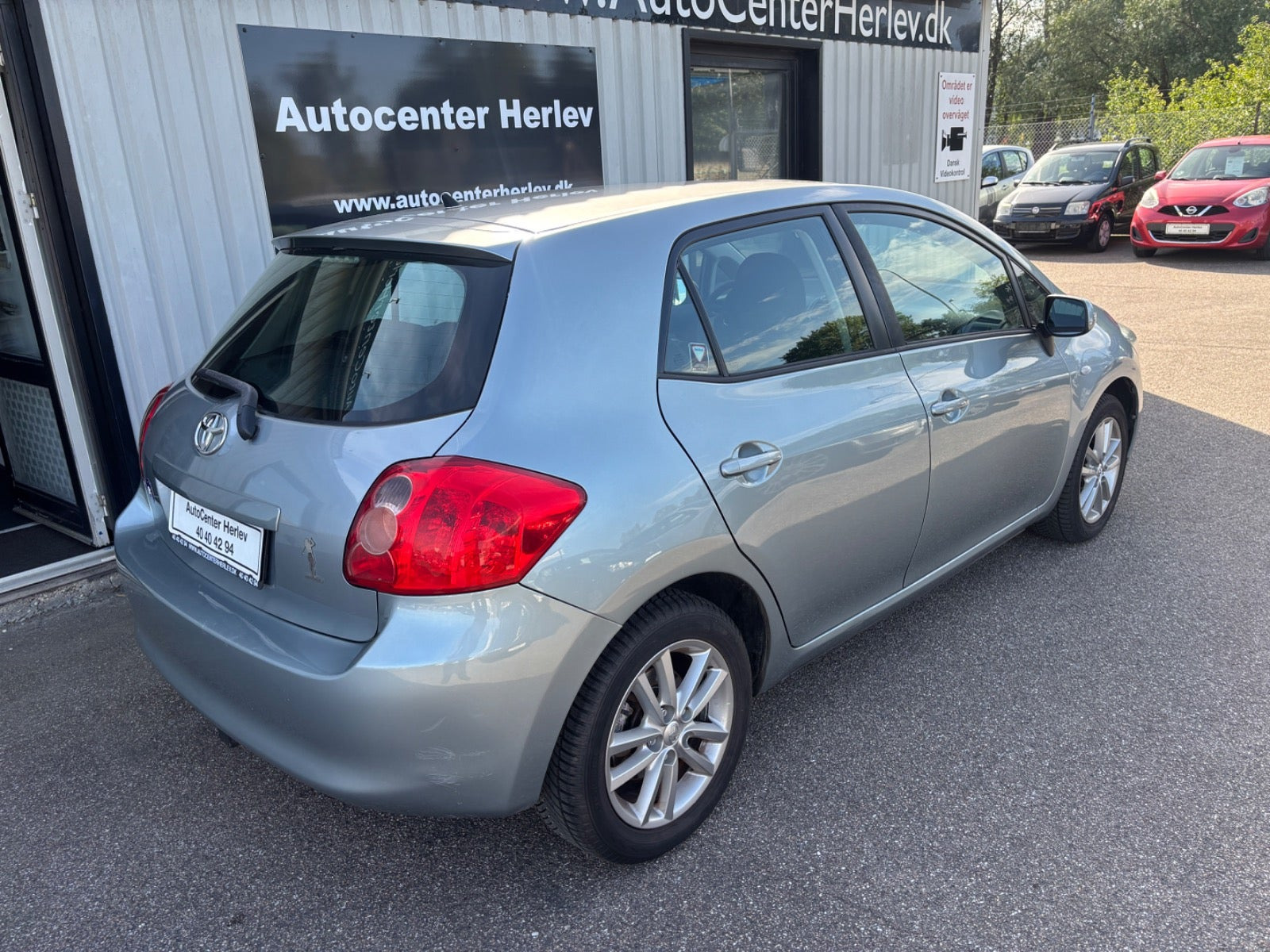 Grå Toyota Auris fra 2008