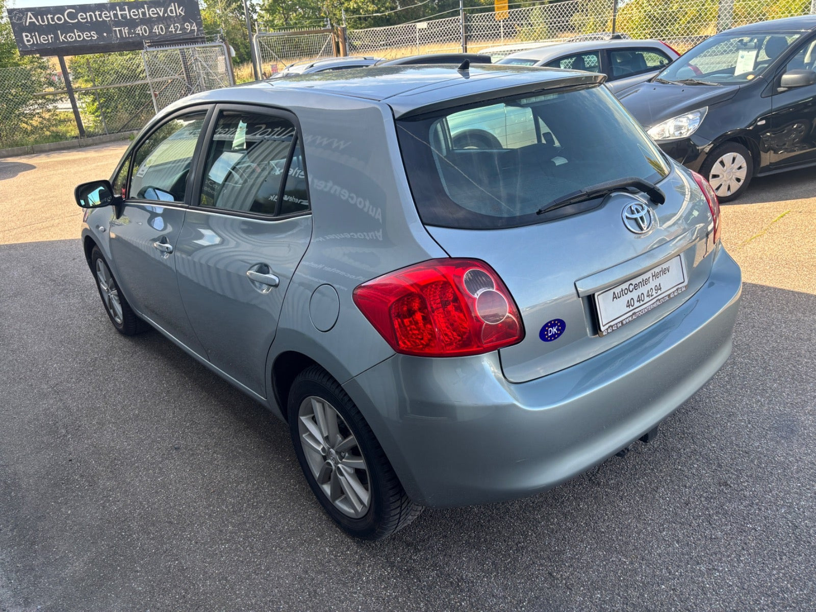 Grå Toyota Auris fra 2008