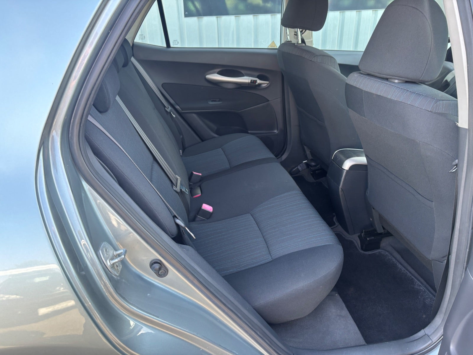 Grå Toyota Auris fra 2008