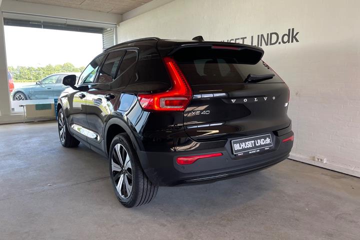 Sort Volvo XC40 fra 2023