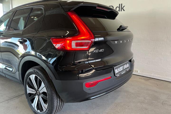 Sort Volvo XC40 fra 2023