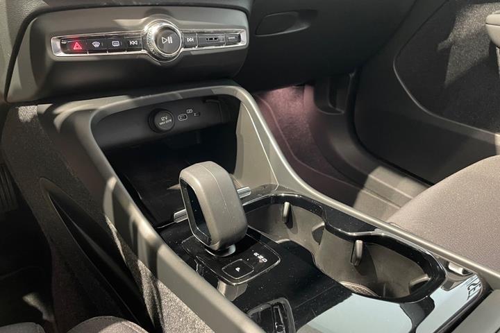 Sort Volvo XC40 fra 2023