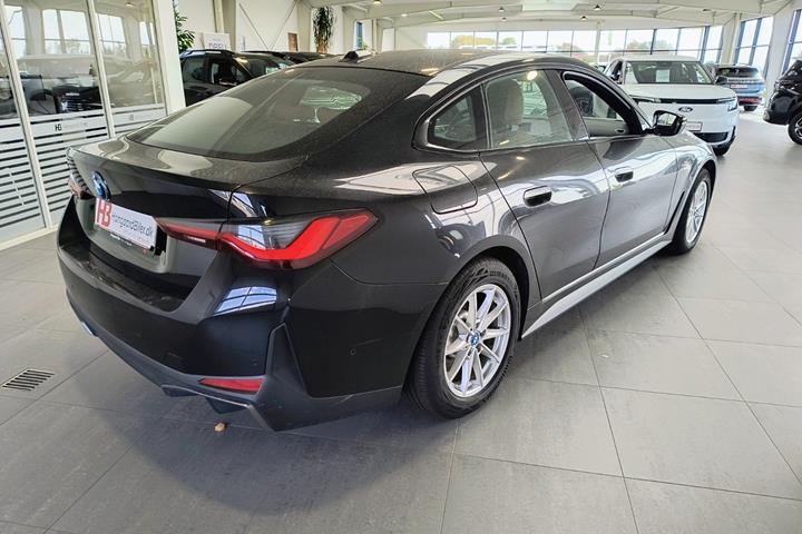 Sort BMW i4 fra 2023