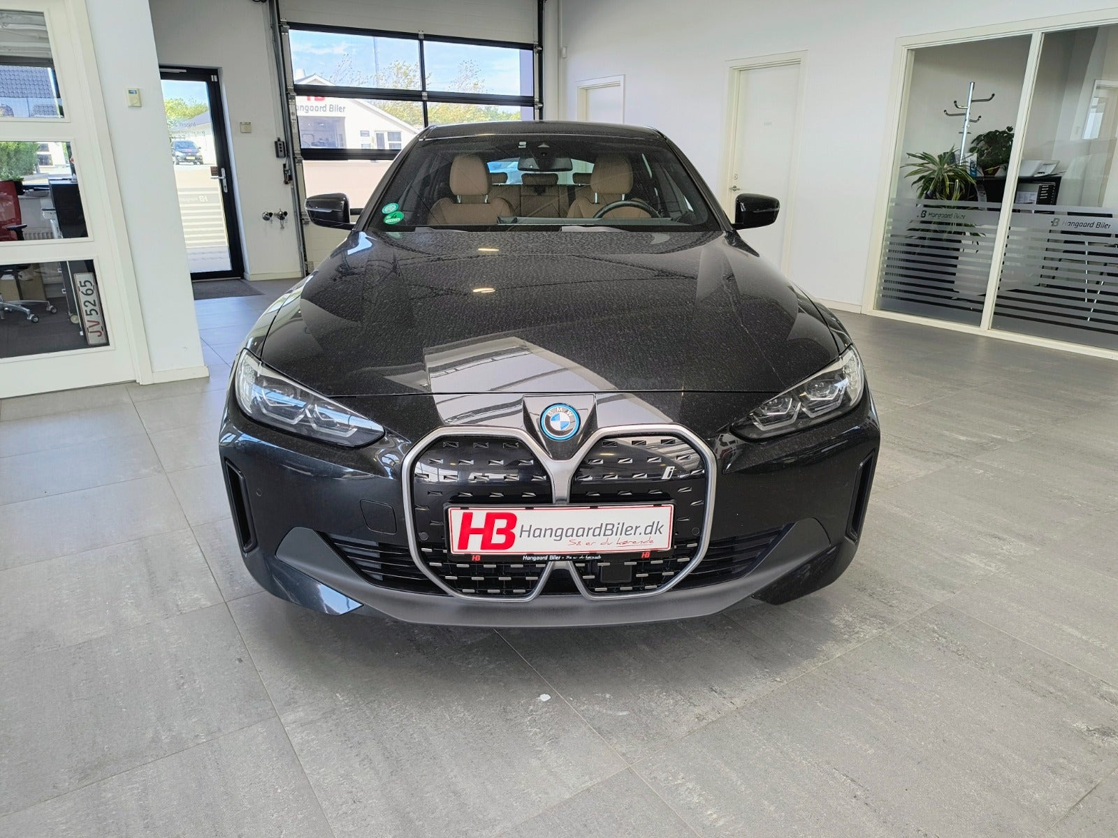 Sort BMW i4 fra 2023