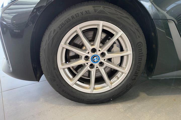 Sort BMW i4 fra 2023