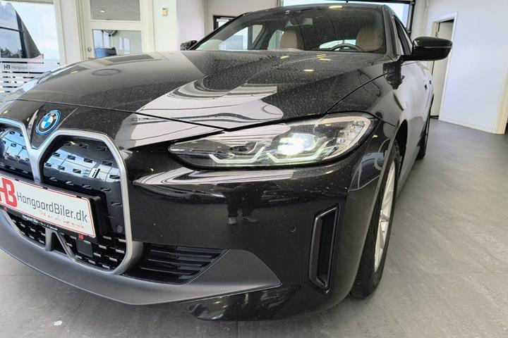 Sort BMW i4 fra 2023