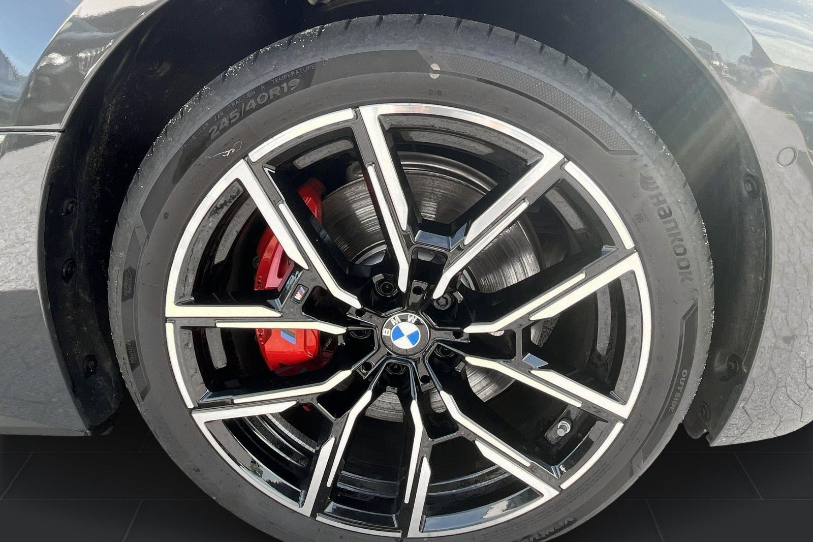 Grå BMW i4 fra 2026