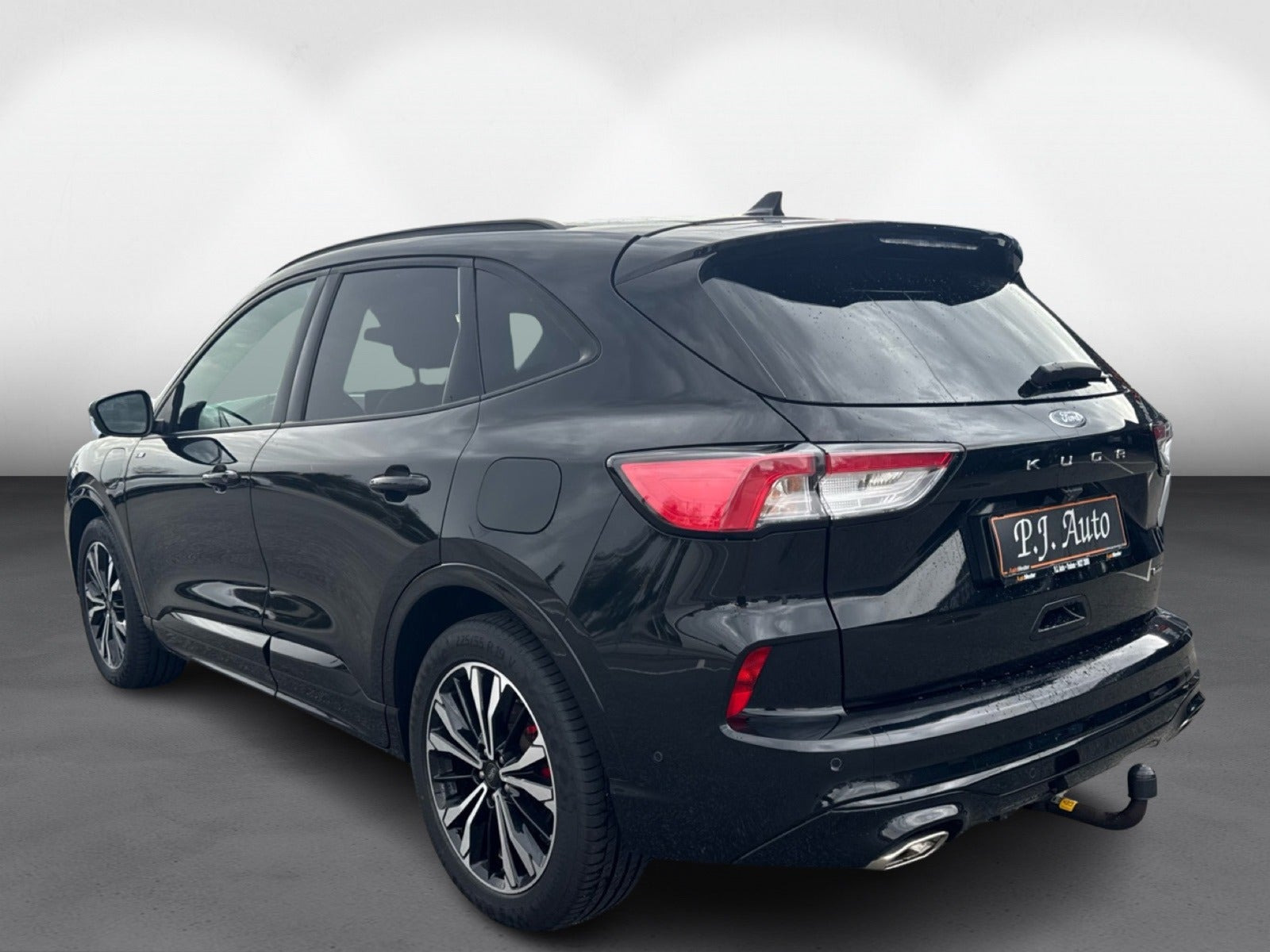 Sort Ford Kuga fra 2021