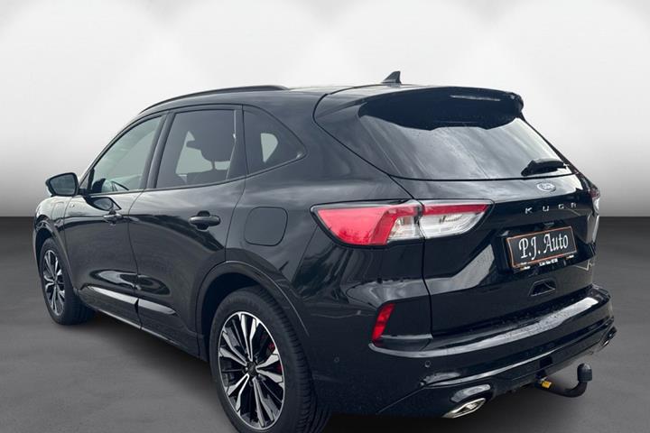 Sort Ford Kuga fra 2021