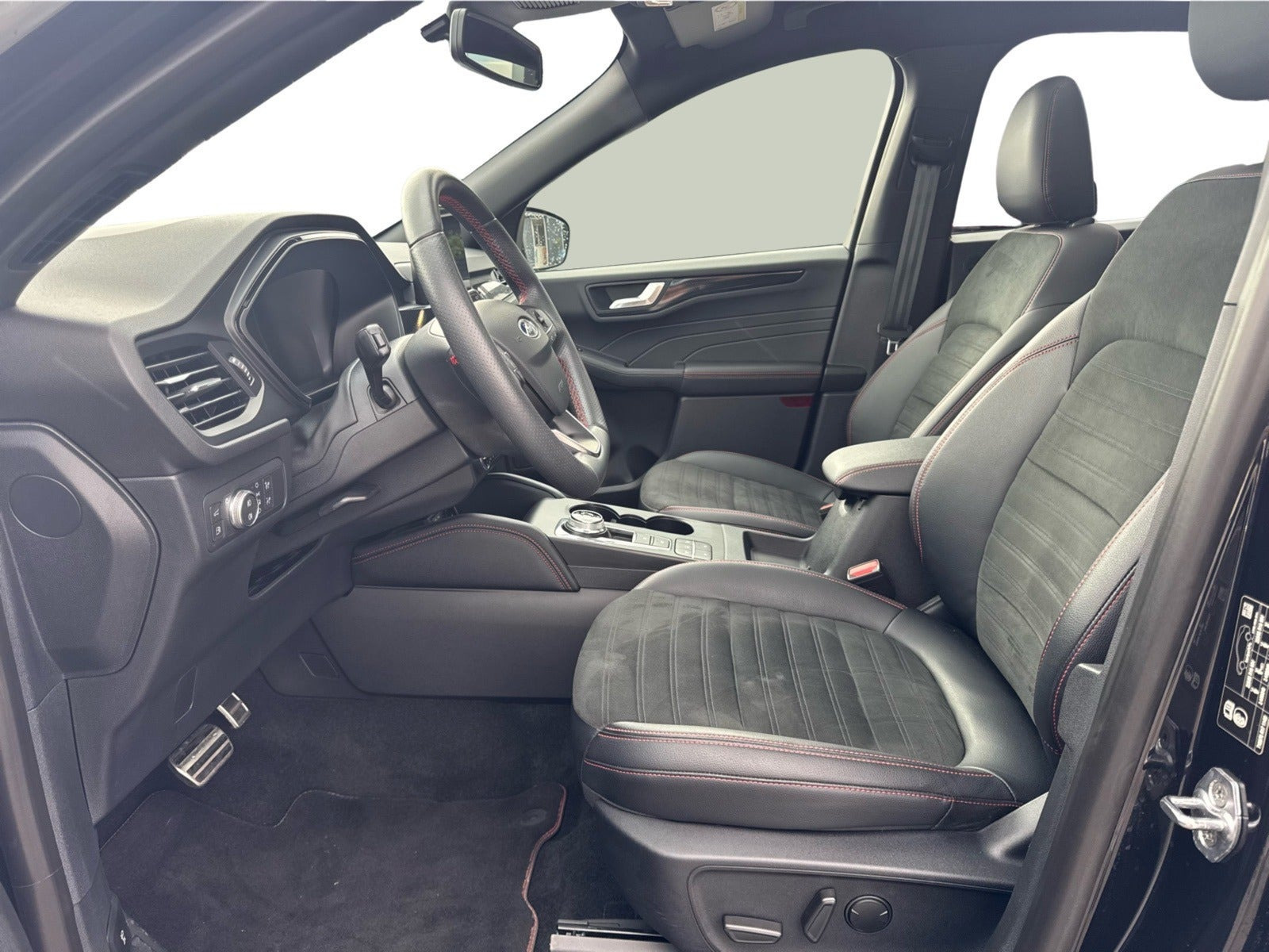 Sort Ford Kuga fra 2021
