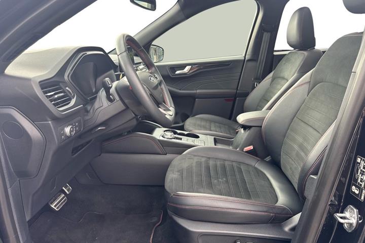 Sort Ford Kuga fra 2021