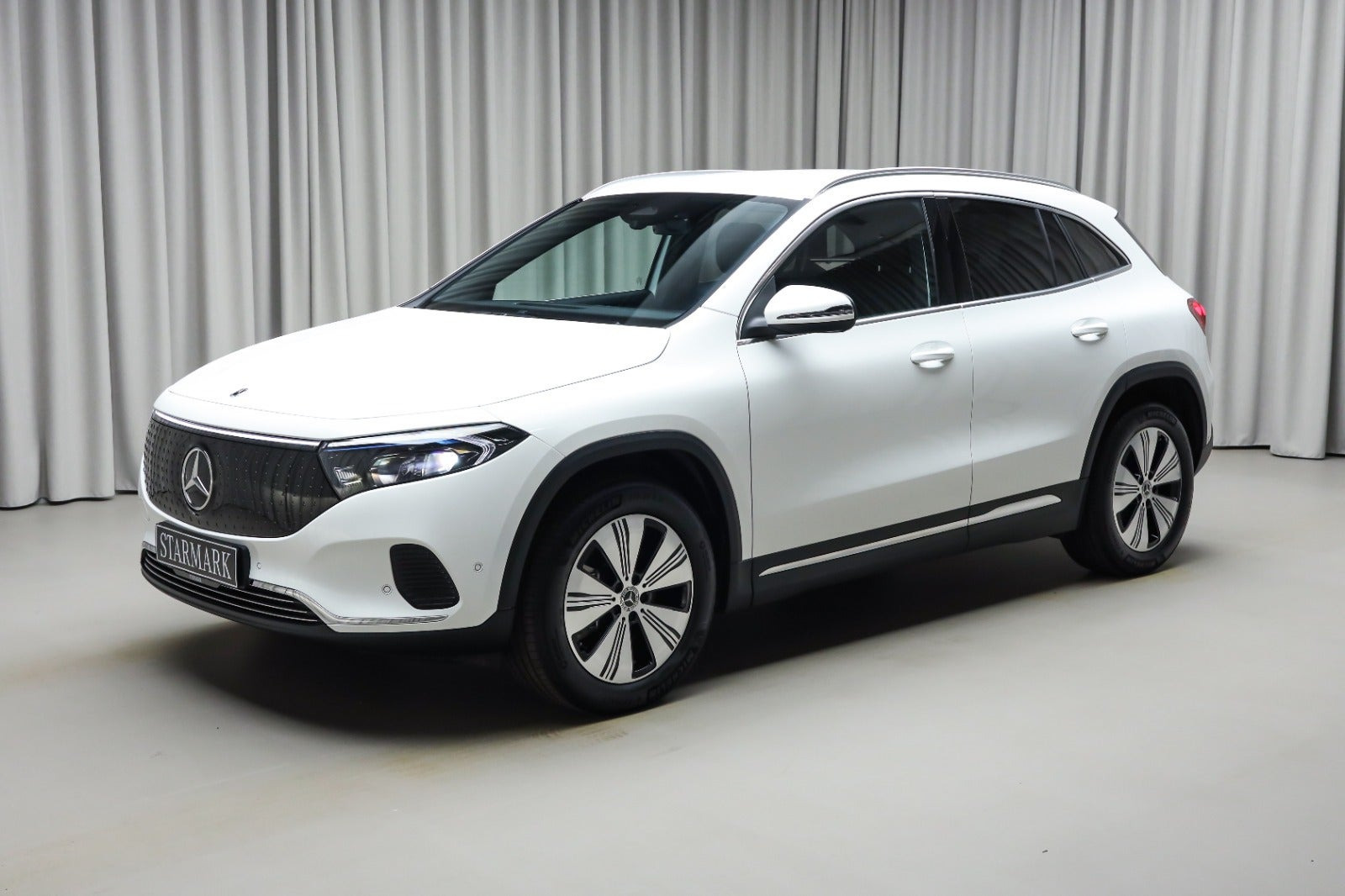 Hvid Mercedes EQA250+ fra 2026