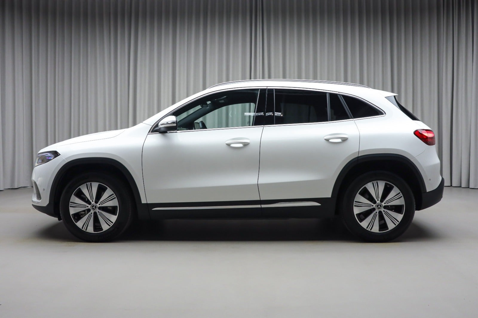 Hvid Mercedes EQA250+ fra 2026