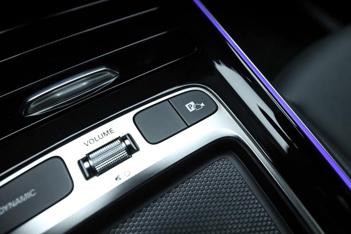 Hvid Mercedes EQA250+ fra 2026