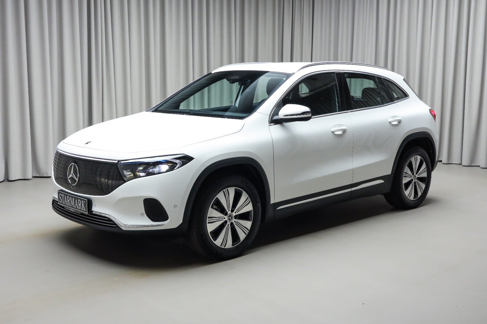 Hvid Mercedes EQA250+ fra 2026