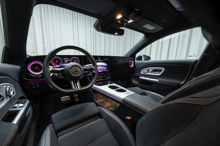 Sort Mercedes CLA250+ fra 2025