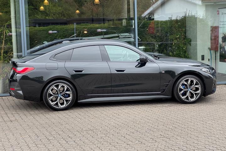 Sort BMW i4 fra 2022