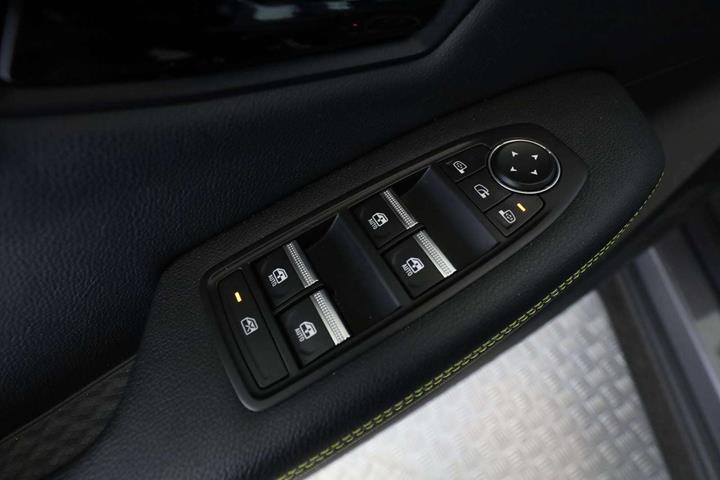 Grå Renault Scenic E-Tech fra 2025