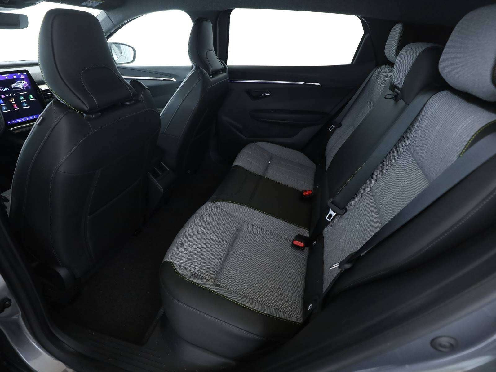 Grå Renault Scenic E-Tech fra 2025