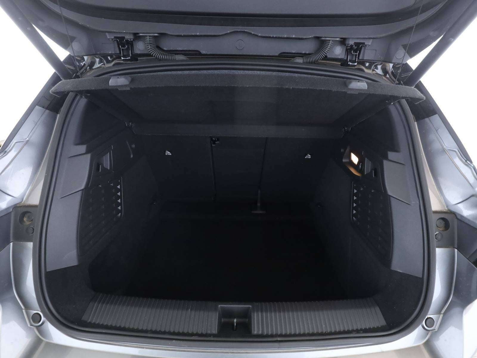 Grå Renault Scenic E-Tech fra 2025