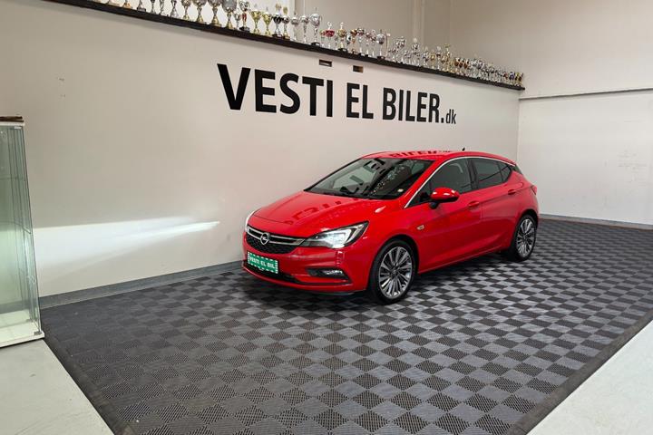 Rød Opel Astra fra 2016
