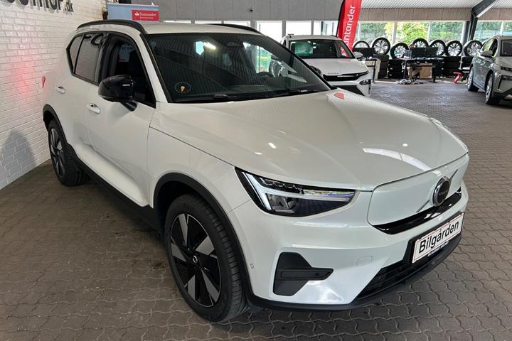 Hvid Volvo EX40 fra 2025