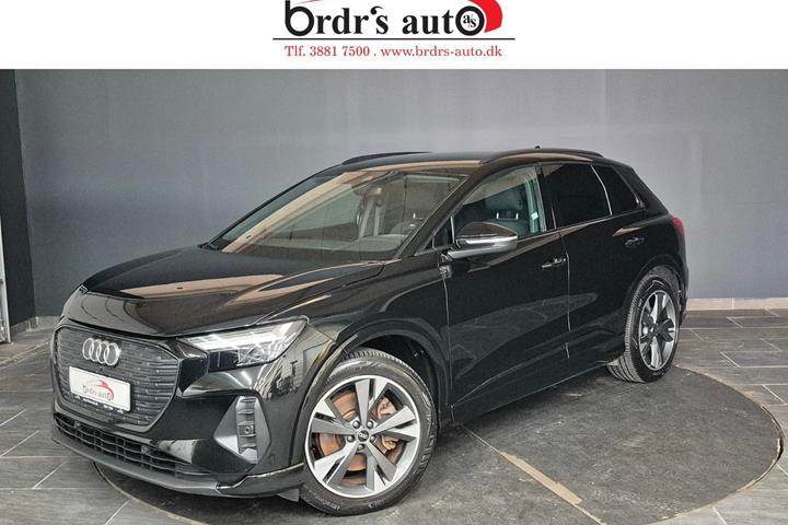 Sort Audi Q4 e-tron fra 2022 set udefra