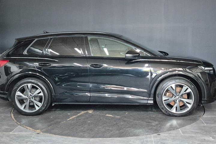 Sort Audi Q4 e-tron fra 2022