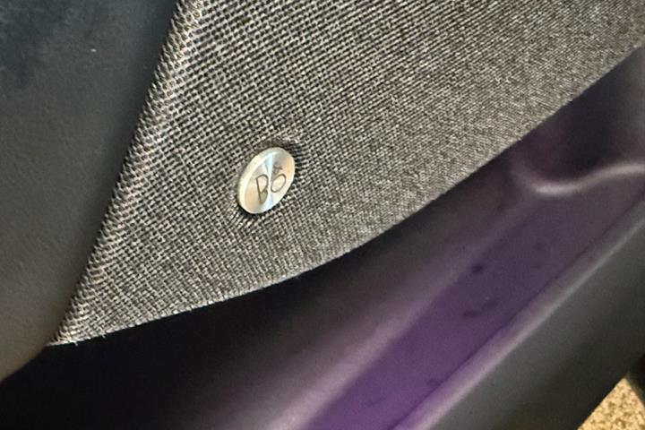 Blå Ford Mustang Mach-E fra 2024