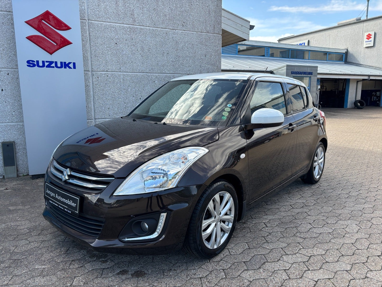 Brun Suzuki Swift fra 2014