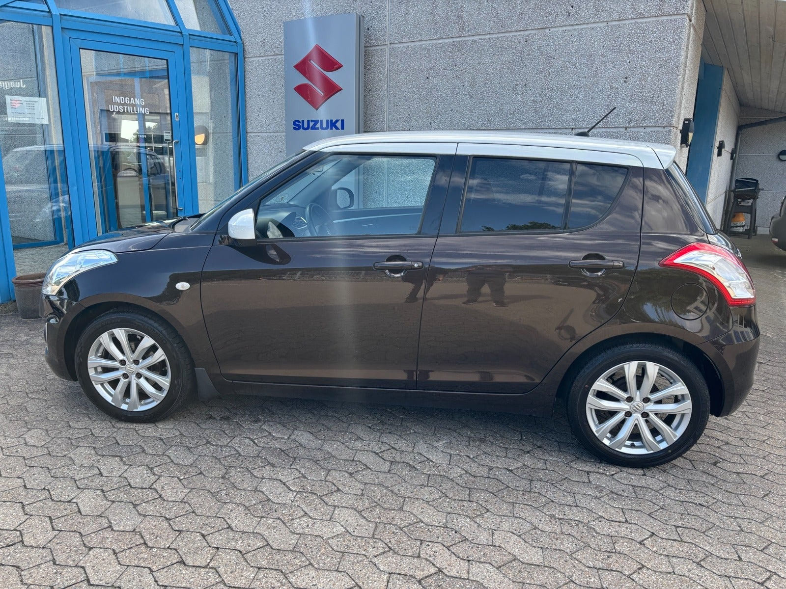 Brun Suzuki Swift fra 2014
