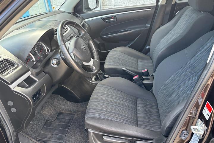 Brun Suzuki Swift fra 2014